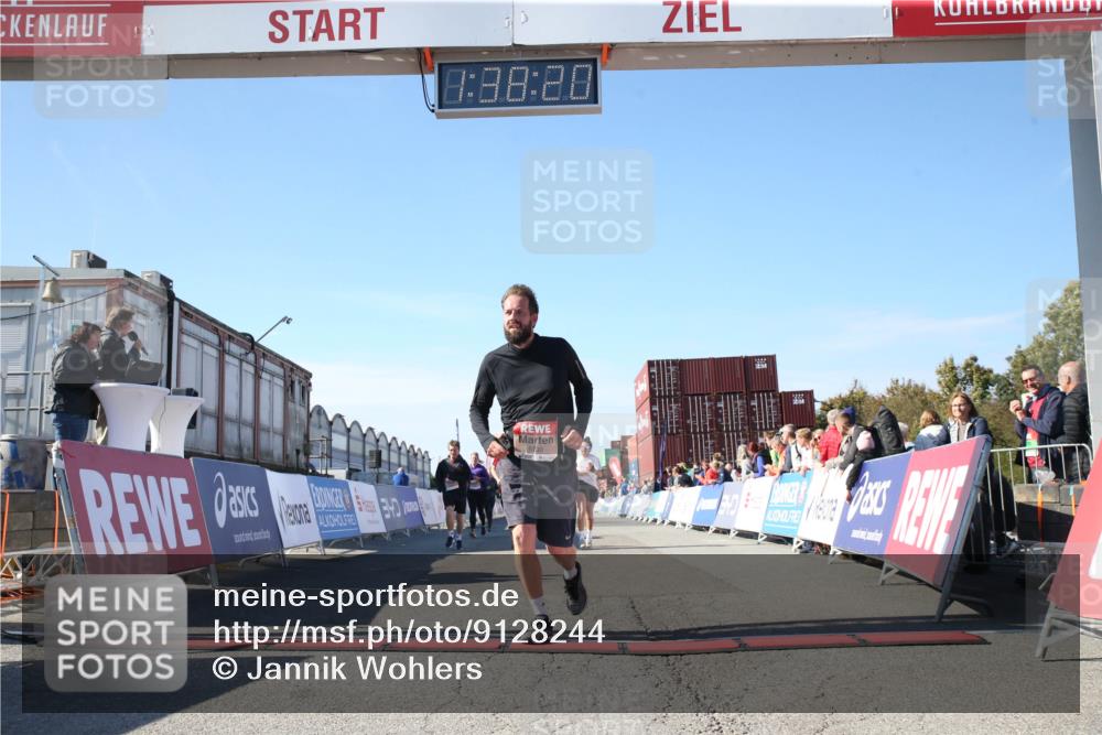 03.10.2025 - Köhlbrandbrückenlauf Jannik Wohlers http://msf.ph/oto/9128244 03.10.2025 13:38:20 Ziel 4435, 5139, 5335, 5509, 6581, 6582, 6583 meine-sportfotos.de