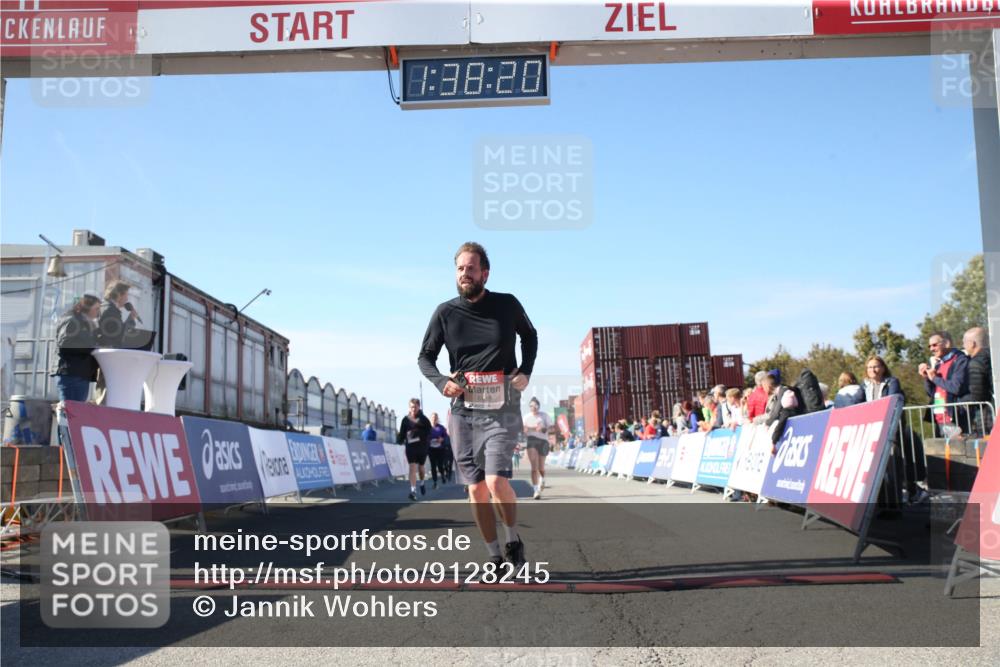 03.10.2025 - Köhlbrandbrückenlauf Jannik Wohlers http://msf.ph/oto/9128245 03.10.2025 13:38:20 Ziel 4435, 5139, 5335, 5509, 6581, 6582, 6583 meine-sportfotos.de