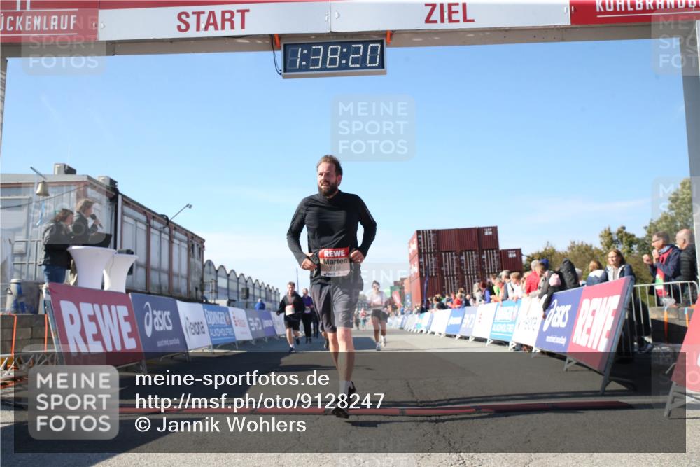 03.10.2025 - Köhlbrandbrückenlauf Jannik Wohlers http://msf.ph/oto/9128247 03.10.2025 13:38:20 Ziel 4435, 5139, 5335, 5509, 6581, 6582, 6583 meine-sportfotos.de