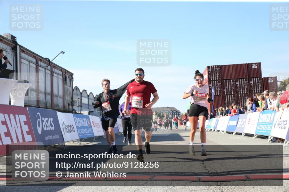 03.10.2025 - Köhlbrandbrückenlauf Jannik Wohlers http://msf.ph/oto/9128256 03.10.2025 13:38:23 Ziel 4435, 4697, 5139, 5335, 5439, 5509, 6581, 6582, 6583 meine-sportfotos.de