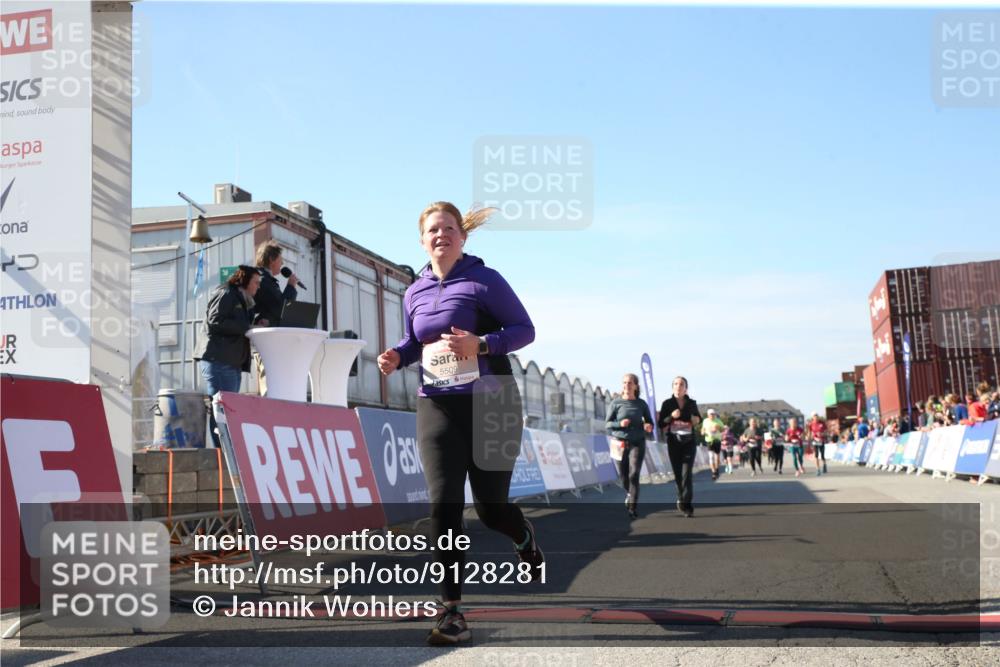 03.10.2025 - Köhlbrandbrückenlauf Jannik Wohlers http://msf.ph/oto/9128281 03.10.2025 13:38:26 Ziel 4435, 4697, 5139, 5335, 5439, 5509, 6581, 6582, 6583 meine-sportfotos.de