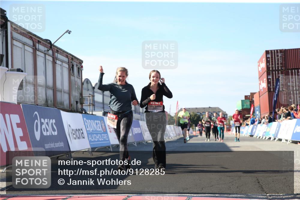 03.10.2025 - Köhlbrandbrückenlauf Jannik Wohlers http://msf.ph/oto/9128285 03.10.2025 13:38:28 Ziel 4697, 5139, 5439, 5509, 6581, 6582, 6583 meine-sportfotos.de