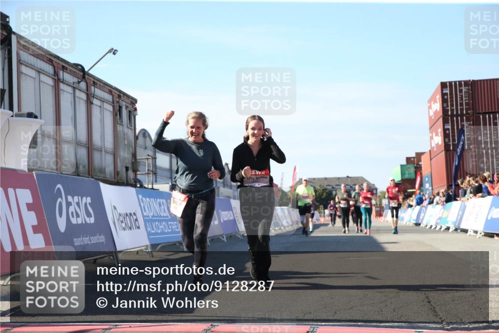 03.10.2025 - Köhlbrandbrückenlauf Jannik Wohlers http://msf.ph/oto/9128287 03.10.2025 13:38:28 Ziel 4697, 5139, 5439, 5509, 6581, 6582, 6583 meine-sportfotos.de