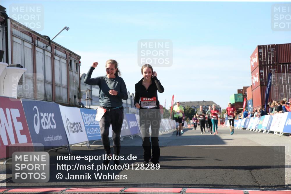 03.10.2025 - Köhlbrandbrückenlauf Jannik Wohlers http://msf.ph/oto/9128289 03.10.2025 13:38:28 Ziel 4697, 5139, 5439, 5509, 6581, 6582, 6583 meine-sportfotos.de