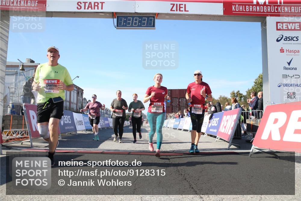03.10.2025 - Köhlbrandbrückenlauf Jannik Wohlers http://msf.ph/oto/9128315 03.10.2025 13:38:37 Ziel 4697, 4884, 5439, 5564, 5590, 5591, 6179, 6201 meine-sportfotos.de