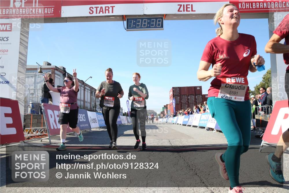 03.10.2025 - Köhlbrandbrückenlauf Jannik Wohlers http://msf.ph/oto/9128324 03.10.2025 13:38:38 Ziel 4697, 4884, 5564, 5590, 5591, 6179, 6201 meine-sportfotos.de