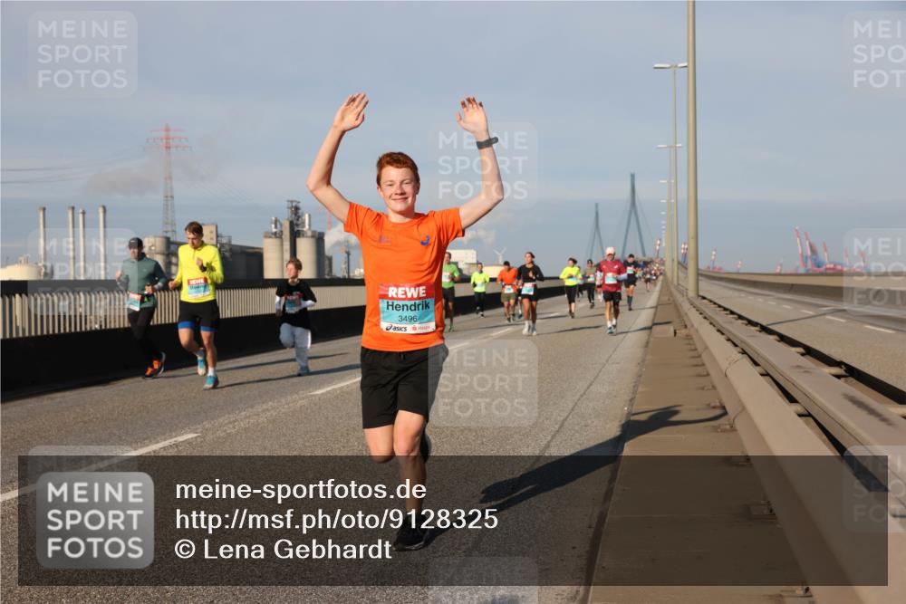 03.10.2025 - Köhlbrandbrückenlauf Lena Gebhardt http://msf.ph/oto/9128325 03.10.2025 09:48:11 Position 2 3496 meine-sportfotos.de