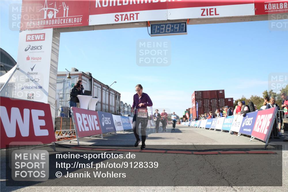 03.10.2025 - Köhlbrandbrückenlauf Jannik Wohlers http://msf.ph/oto/9128339 03.10.2025 13:38:48 Ziel 4723, 5529, 5533, 6640 meine-sportfotos.de