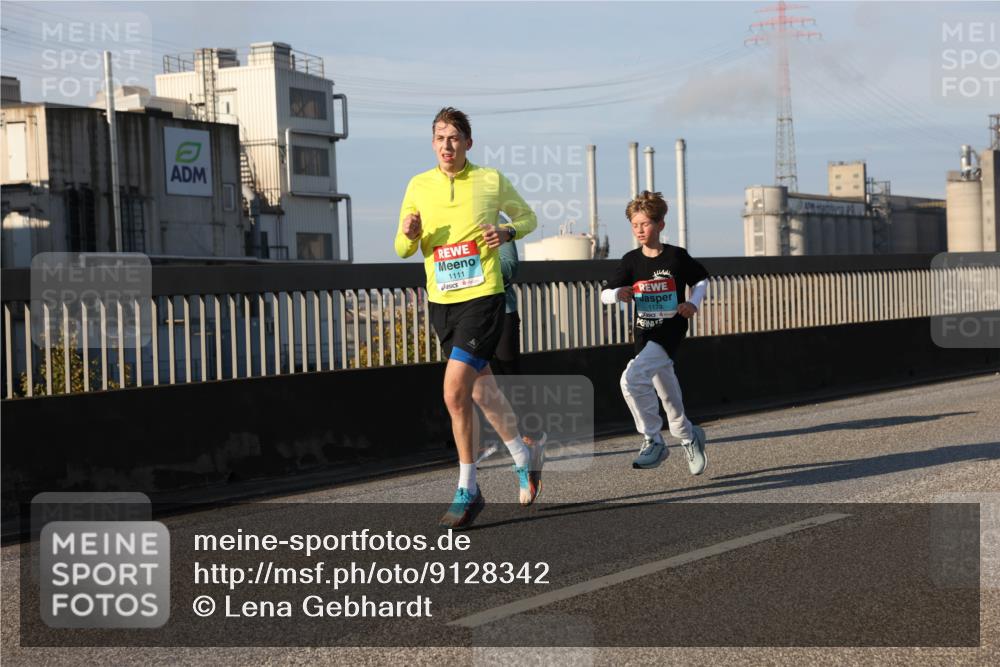 03.10.2025 - Köhlbrandbrückenlauf Lena Gebhardt http://msf.ph/oto/9128342 03.10.2025 09:48:13 Position 2 1111, 1173 meine-sportfotos.de