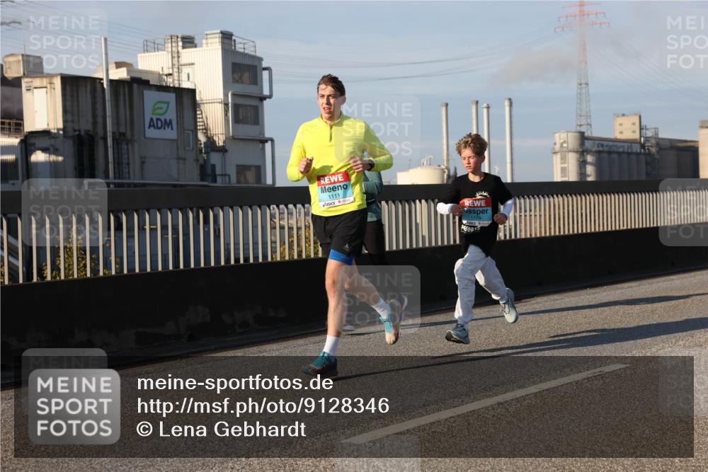 03.10.2025 - Köhlbrandbrückenlauf Lena Gebhardt http://msf.ph/oto/9128346 03.10.2025 09:48:13 Position 2 1111, 1173 meine-sportfotos.de