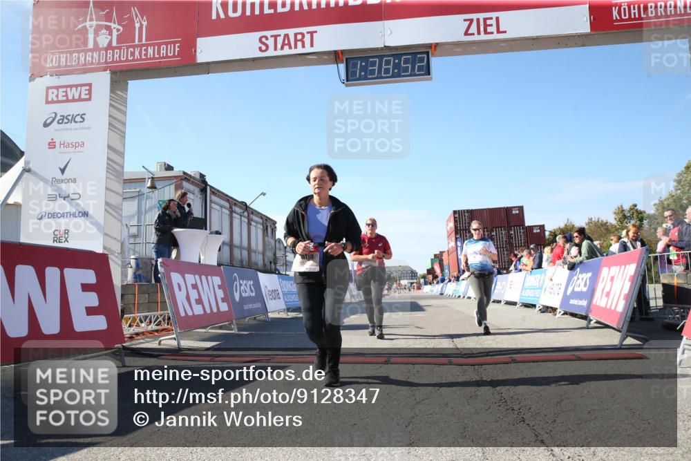 03.10.2025 - Köhlbrandbrückenlauf Jannik Wohlers http://msf.ph/oto/9128347 03.10.2025 13:38:52 Ziel 4723, 5529, 5533, 5584, 6030, 6640 meine-sportfotos.de