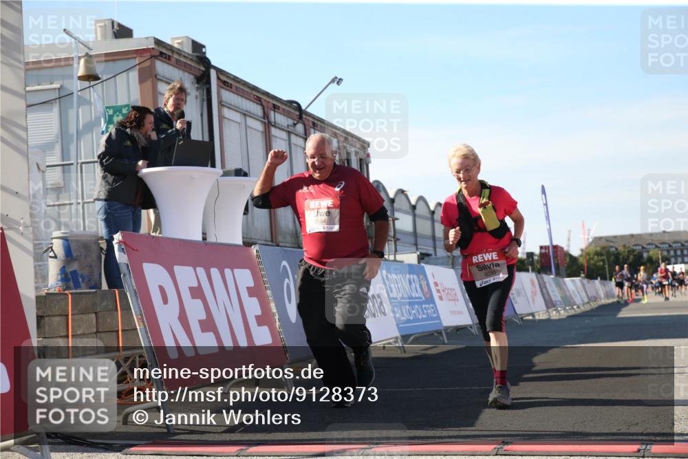 03.10.2025 - Köhlbrandbrückenlauf Jannik Wohlers http://msf.ph/oto/9128373 03.10.2025 13:38:57 Ziel 4723, 5529, 5533, 5584, 6030, 6640 meine-sportfotos.de