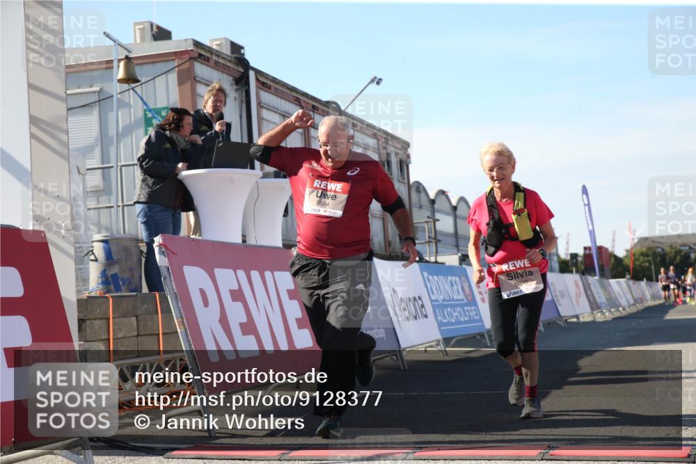 03.10.2025 - Köhlbrandbrückenlauf Jannik Wohlers http://msf.ph/oto/9128377 03.10.2025 13:38:58 Ziel 5529, 5533, 5584, 6030, 6640 meine-sportfotos.de