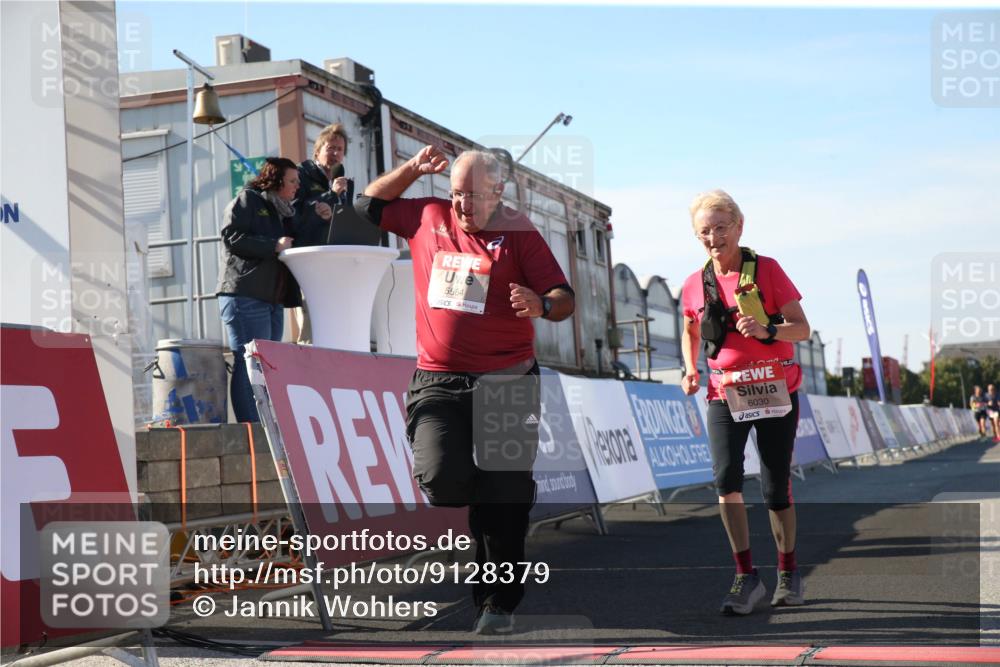 03.10.2025 - Köhlbrandbrückenlauf Jannik Wohlers http://msf.ph/oto/9128379 03.10.2025 13:38:58 Ziel 5529, 5533, 5584, 6030, 6640 meine-sportfotos.de