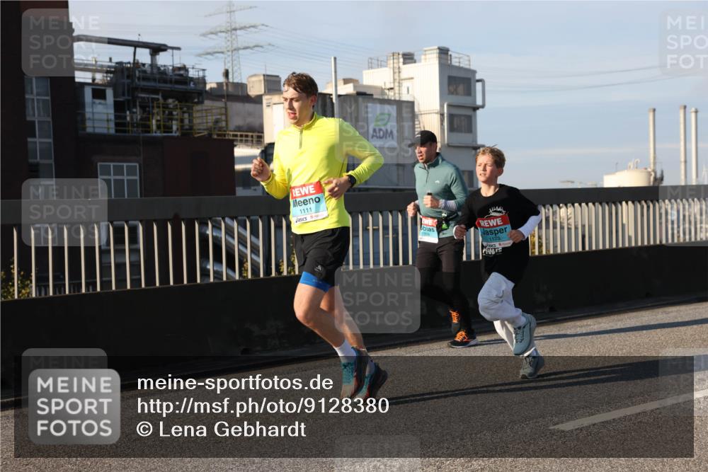 03.10.2025 - Köhlbrandbrückenlauf Lena Gebhardt http://msf.ph/oto/9128380 03.10.2025 09:48:13 Position 2 1111, 1359, 1173 meine-sportfotos.de