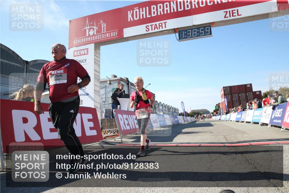 03.10.2025 - Köhlbrandbrückenlauf Jannik Wohlers http://msf.ph/oto/9128383 03.10.2025 13:38:59 Ziel 5529, 5533, 5584, 6030, 6640 meine-sportfotos.de