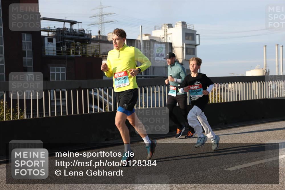 03.10.2025 - Köhlbrandbrückenlauf Lena Gebhardt http://msf.ph/oto/9128384 03.10.2025 09:48:13 Position 2 1111, 1173 meine-sportfotos.de