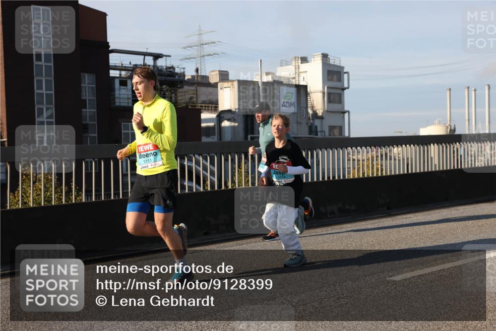 03.10.2025 - Köhlbrandbrückenlauf Lena Gebhardt http://msf.ph/oto/9128399 03.10.2025 09:48:14 Position 2 1111, 1173 meine-sportfotos.de