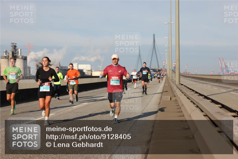 03.10.2025 - Köhlbrandbrückenlauf Lena Gebhardt http://msf.ph/oto/9128405 03.10.2025 09:48:15 Position 2 1033 meine-sportfotos.de