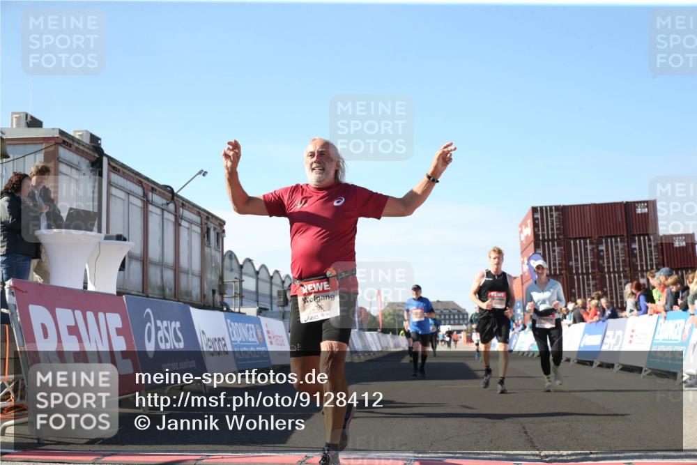 03.10.2025 - Köhlbrandbrückenlauf Jannik Wohlers http://msf.ph/oto/9128412 03.10.2025 13:39:22 Ziel 4531, 4789, 5111, 5741, 5745, 5766, 5988, 5989, 5998, 6560 meine-sportfotos.de