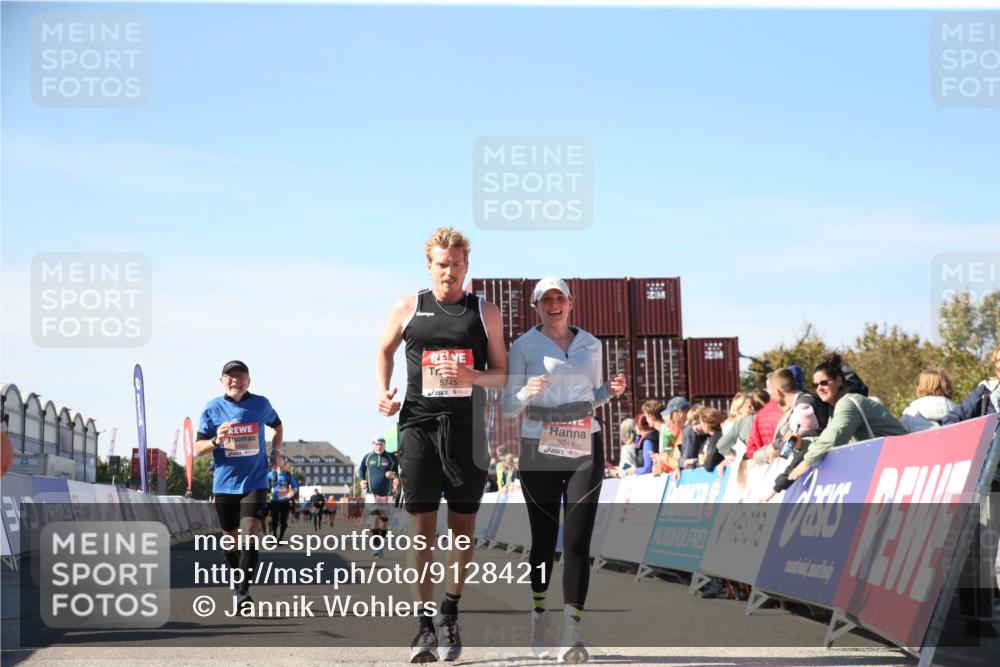03.10.2025 - Köhlbrandbrückenlauf Jannik Wohlers http://msf.ph/oto/9128421 03.10.2025 13:39:24 Ziel 4531, 4789, 5111, 5135, 5741, 5745, 5766, 5988, 5989, 5991, 5998, 6560 meine-sportfotos.de