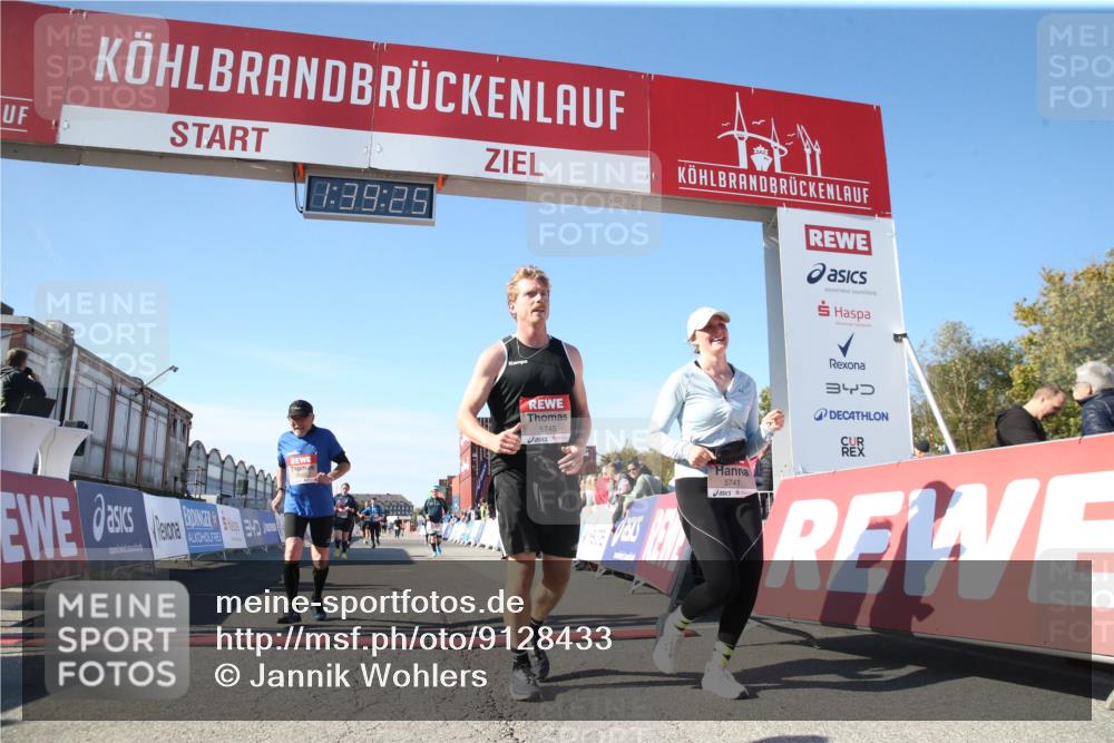 03.10.2025 - Köhlbrandbrückenlauf Jannik Wohlers http://msf.ph/oto/9128433 03.10.2025 13:39:26 Ziel 4789, 5111, 5135, 5444, 5741, 5745, 5766, 5988, 5989, 5991, 5998, 6259, 6560 meine-sportfotos.de