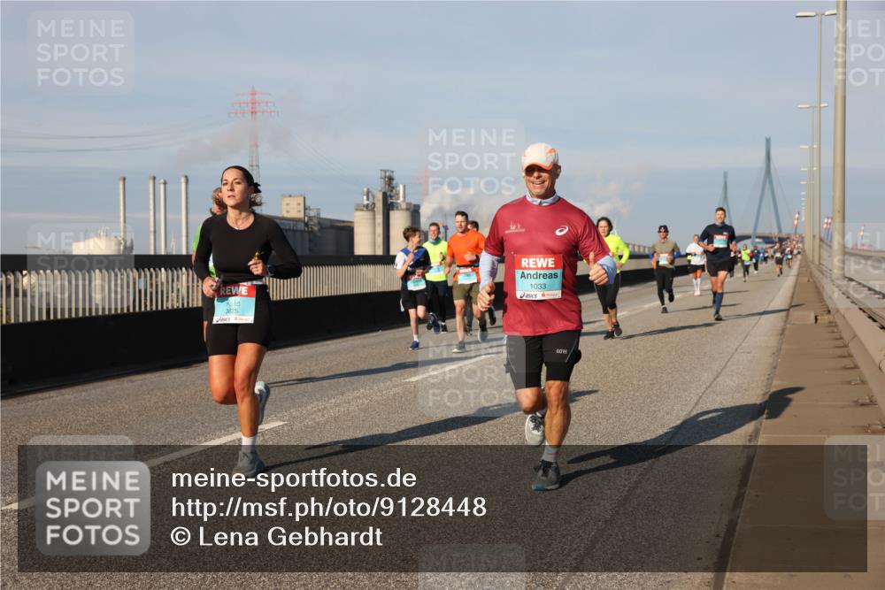 03.10.2025 - Köhlbrandbrückenlauf Lena Gebhardt http://msf.ph/oto/9128448 03.10.2025 09:48:16 Position 2 3825, 1033 meine-sportfotos.de