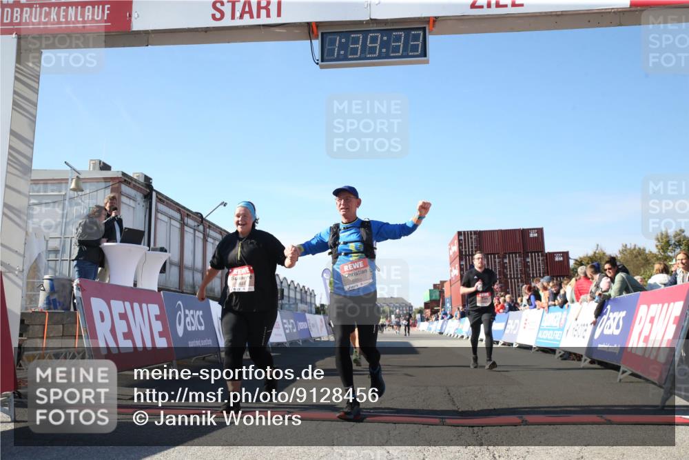 03.10.2025 - Köhlbrandbrückenlauf Jannik Wohlers http://msf.ph/oto/9128456 03.10.2025 13:39:33 Ziel 4621, 5135, 5176, 5444, 5741, 5745, 5991, 5998, 6259, 6560 meine-sportfotos.de