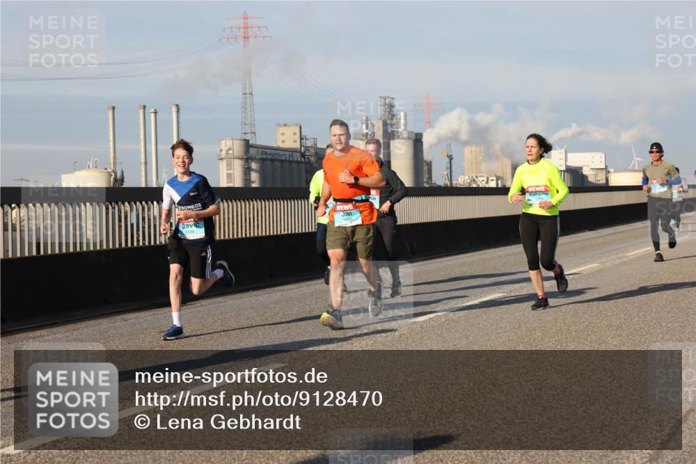 03.10.2025 - Köhlbrandbrückenlauf Lena Gebhardt http://msf.ph/oto/9128470 03.10.2025 09:48:17 Position 2 3196 meine-sportfotos.de