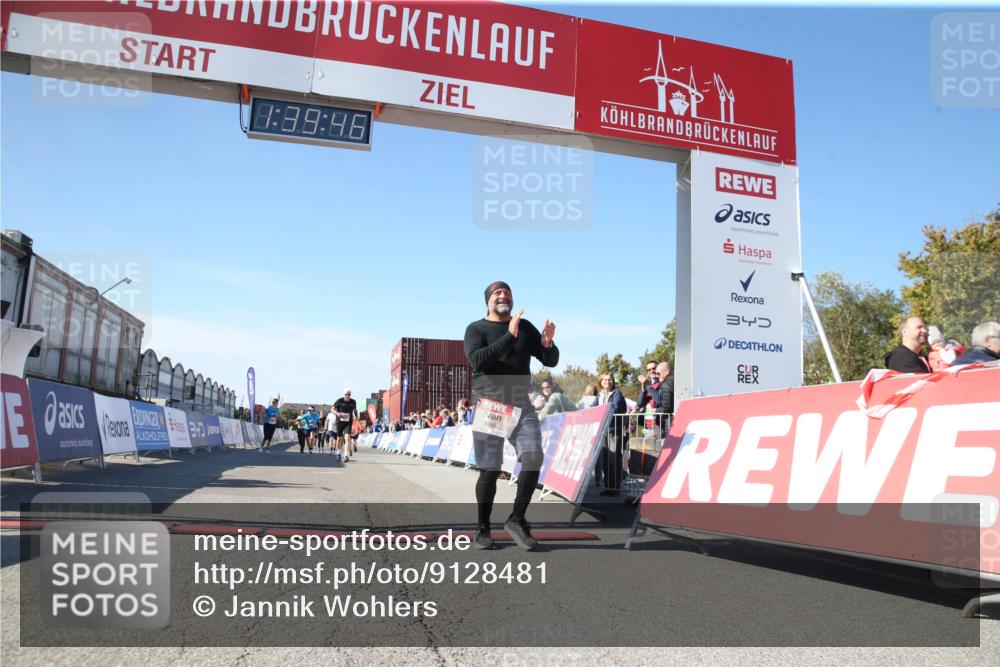 03.10.2025 - Köhlbrandbrückenlauf Jannik Wohlers http://msf.ph/oto/9128481 03.10.2025 13:39:47 Ziel 5264, 5508, 5565, 5566, 6399, 6400 meine-sportfotos.de