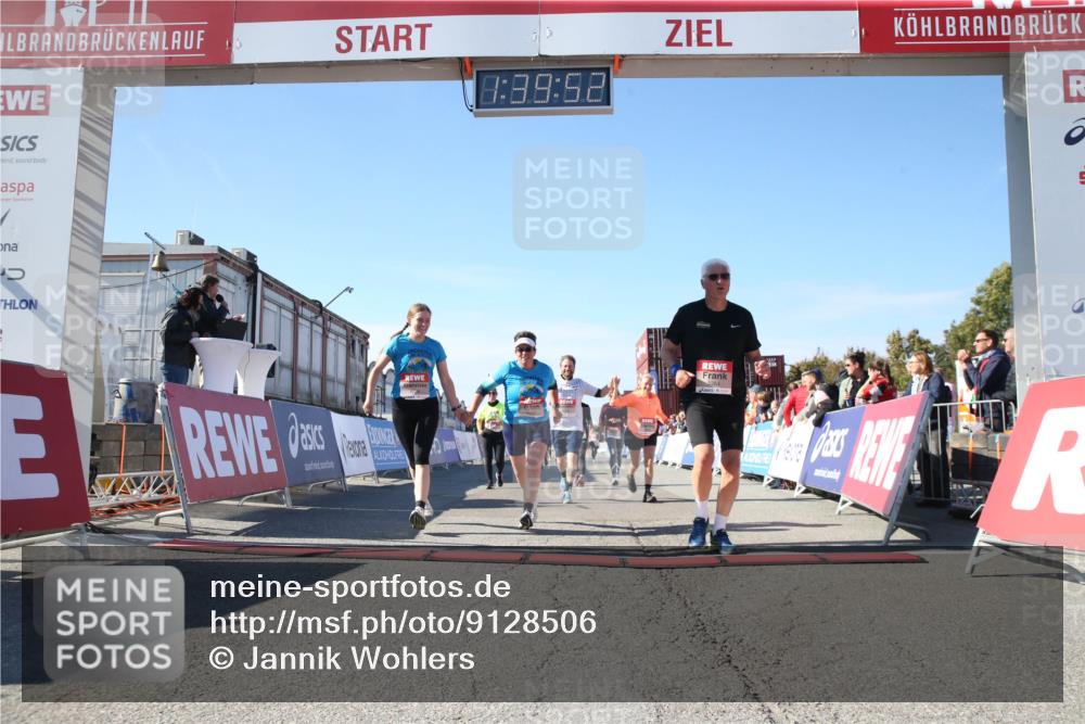 03.10.2025 - Köhlbrandbrückenlauf Jannik Wohlers http://msf.ph/oto/9128506 03.10.2025 13:39:52 Ziel 5264, 5484, 5487, 5508, 5565, 5566, 6399, 6400, 6401, 6403 meine-sportfotos.de