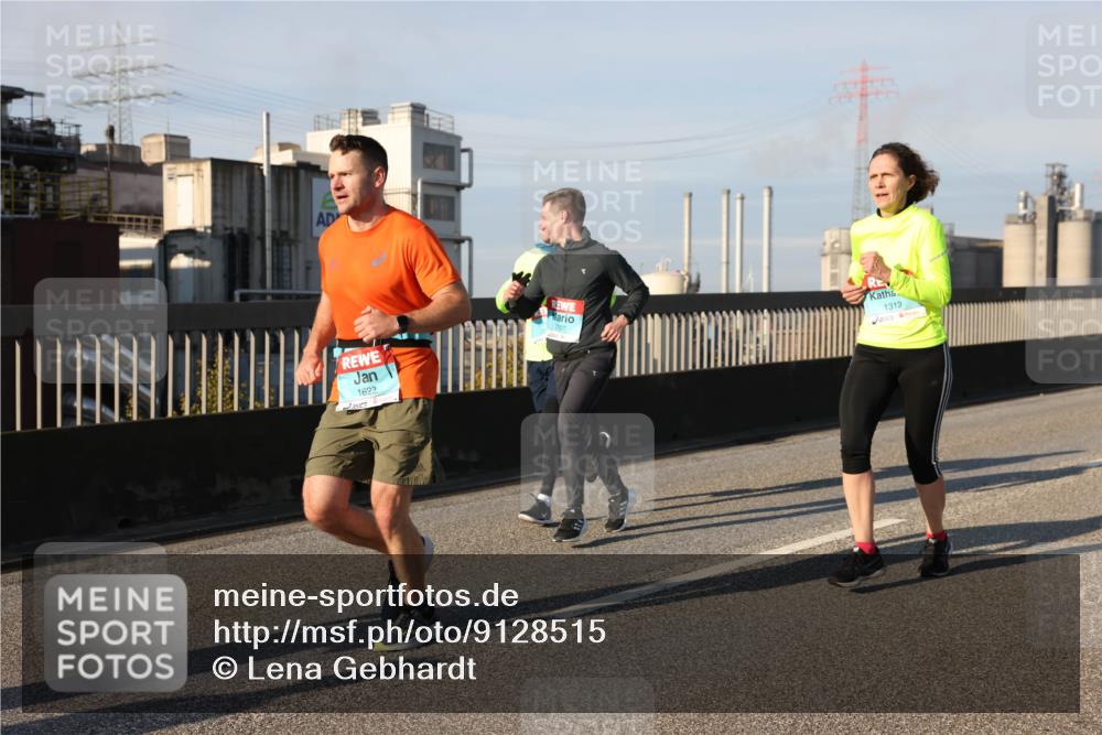 03.10.2025 - Köhlbrandbrückenlauf Lena Gebhardt http://msf.ph/oto/9128515 03.10.2025 09:48:19 Position 2 1622, 1312 meine-sportfotos.de