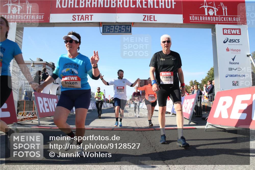 03.10.2025 - Köhlbrandbrückenlauf Jannik Wohlers http://msf.ph/oto/9128527 03.10.2025 13:39:54 Ziel 5264, 5484, 5487, 5508, 5565, 5566, 6399, 6400, 6401, 6403, 6522 meine-sportfotos.de