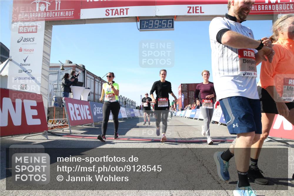 03.10.2025 - Köhlbrandbrückenlauf Jannik Wohlers http://msf.ph/oto/9128545 03.10.2025 13:39:56 Ziel 5264, 5484, 5487, 5565, 5566, 5831, 5832, 5835, 6399, 6400, 6401, 6403, 6522 meine-sportfotos.de