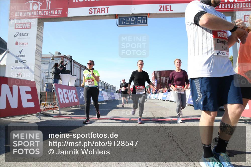 03.10.2025 - Köhlbrandbrückenlauf Jannik Wohlers http://msf.ph/oto/9128547 03.10.2025 13:39:56 Ziel 5264, 5484, 5487, 5565, 5566, 5831, 5832, 5835, 6399, 6400, 6401, 6403, 6522 meine-sportfotos.de