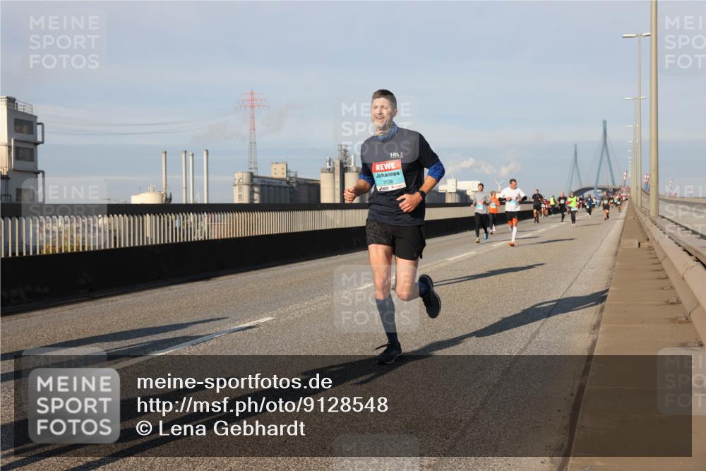 03.10.2025 - Köhlbrandbrückenlauf Lena Gebhardt http://msf.ph/oto/9128548 03.10.2025 09:48:21 Position 2 3138 meine-sportfotos.de