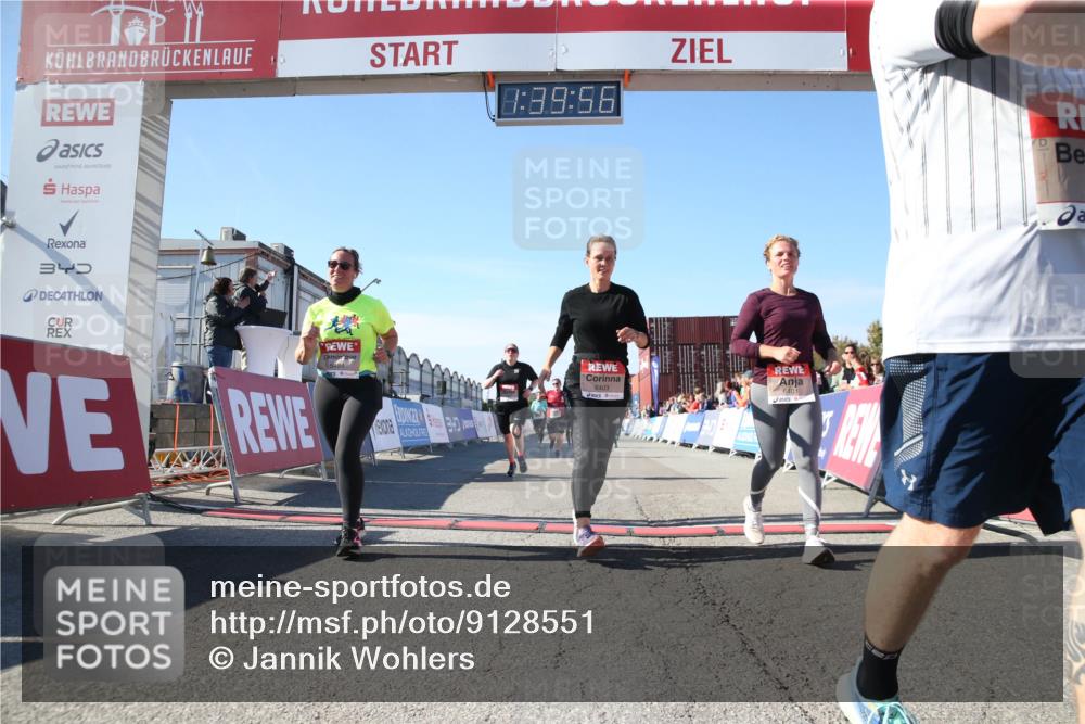 03.10.2025 - Köhlbrandbrückenlauf Jannik Wohlers http://msf.ph/oto/9128551 03.10.2025 13:39:56 Ziel 5264, 5484, 5487, 5565, 5566, 5831, 5832, 5835, 6399, 6400, 6401, 6403, 6522 meine-sportfotos.de