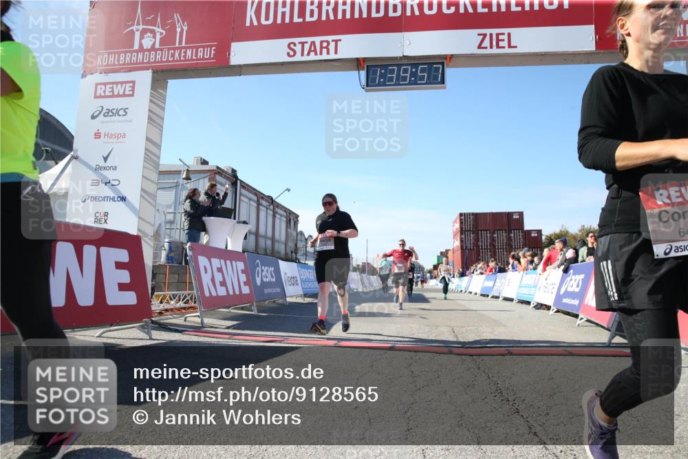 03.10.2025 - Köhlbrandbrückenlauf Jannik Wohlers http://msf.ph/oto/9128565 03.10.2025 13:39:58 Ziel 5264, 5484, 5487, 5565, 5566, 5831, 5832, 5835, 6399, 6400, 6401, 6403, 6522 meine-sportfotos.de