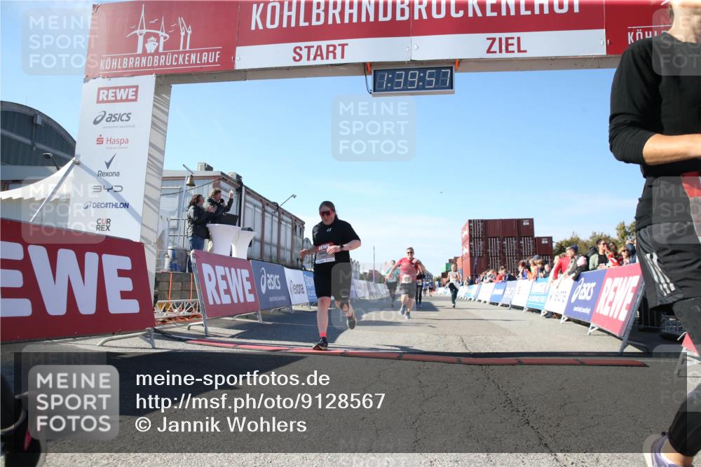03.10.2025 - Köhlbrandbrückenlauf Jannik Wohlers http://msf.ph/oto/9128567 03.10.2025 13:39:58 Ziel 5264, 5484, 5487, 5565, 5566, 5831, 5832, 5835, 6399, 6400, 6401, 6403, 6522 meine-sportfotos.de