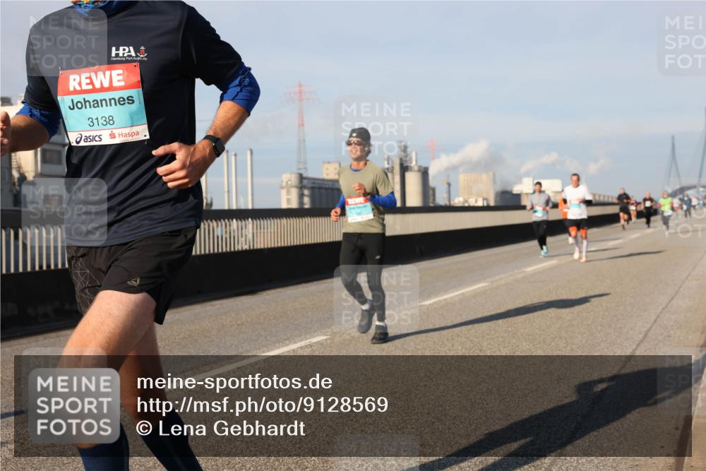 03.10.2025 - Köhlbrandbrückenlauf Lena Gebhardt http://msf.ph/oto/9128569 03.10.2025 09:48:21 Position 2 3138 meine-sportfotos.de