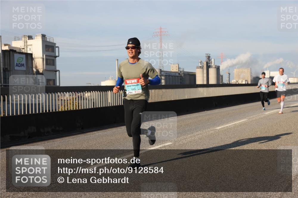 03.10.2025 - Köhlbrandbrückenlauf Lena Gebhardt http://msf.ph/oto/9128584 03.10.2025 09:48:22 Position 2 1245 meine-sportfotos.de