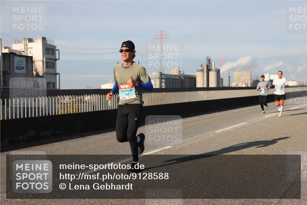 03.10.2025 - Köhlbrandbrückenlauf Lena Gebhardt http://msf.ph/oto/9128588 03.10.2025 09:48:22 Position 2 1245 meine-sportfotos.de