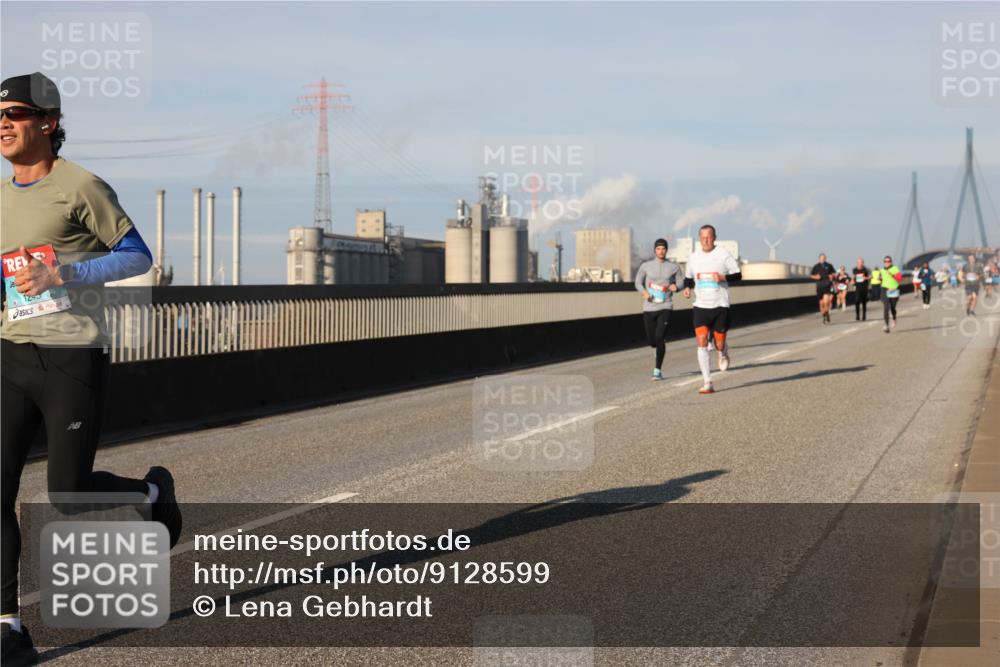 03.10.2025 - Köhlbrandbrückenlauf Lena Gebhardt http://msf.ph/oto/9128599 03.10.2025 09:48:22 Position 2 1240 meine-sportfotos.de