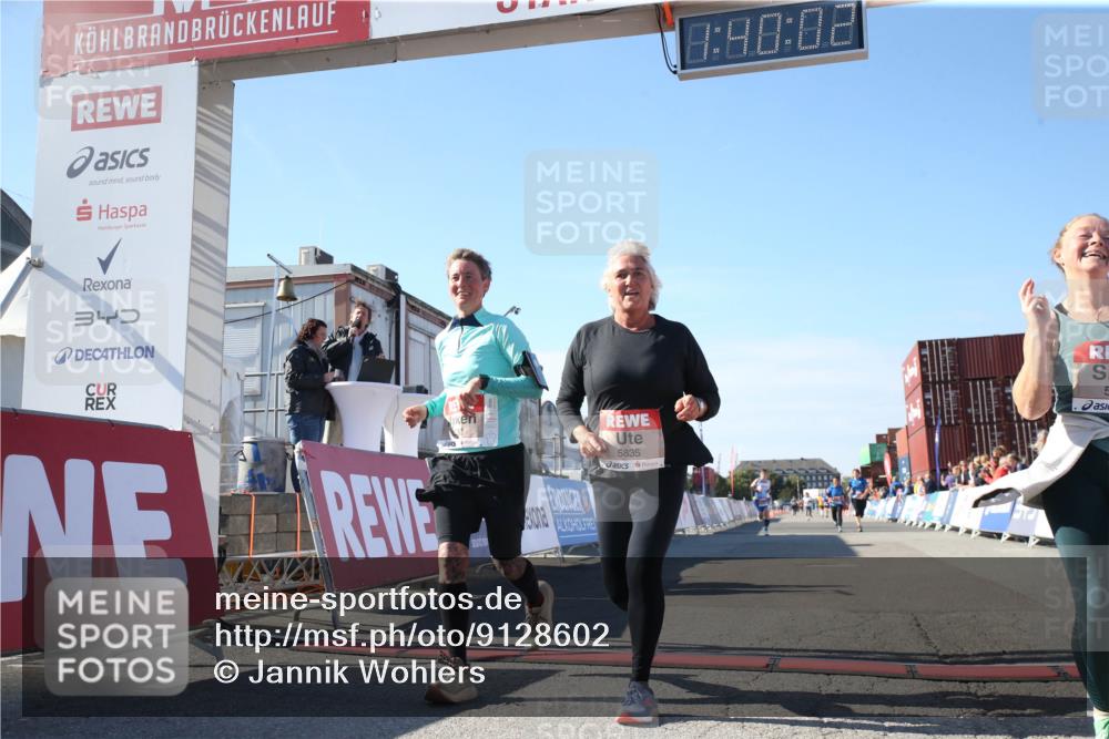 03.10.2025 - Köhlbrandbrückenlauf Jannik Wohlers http://msf.ph/oto/9128602 03.10.2025 13:40:03 Ziel 5252, 5484, 5487, 5565, 5566, 5831, 5832, 5835, 5990, 6109, 6401, 6403, 6522 meine-sportfotos.de
