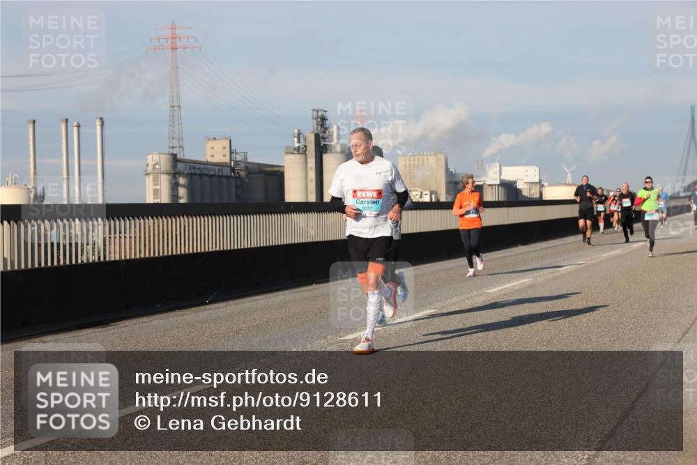 03.10.2025 - Köhlbrandbrückenlauf Lena Gebhardt http://msf.ph/oto/9128611 03.10.2025 09:48:24 Position 2 2672 meine-sportfotos.de