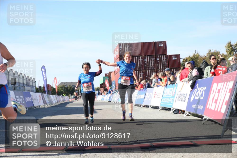 03.10.2025 - Köhlbrandbrückenlauf Jannik Wohlers http://msf.ph/oto/9128617 03.10.2025 13:40:09 Ziel 5252, 5831, 5832, 5835, 5990, 6109, 6522 meine-sportfotos.de