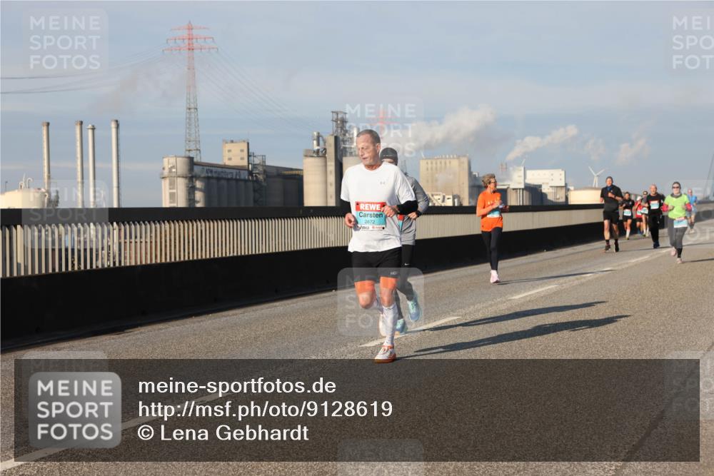 03.10.2025 - Köhlbrandbrückenlauf Lena Gebhardt http://msf.ph/oto/9128619 03.10.2025 09:48:24 Position 2 4, 2672 meine-sportfotos.de