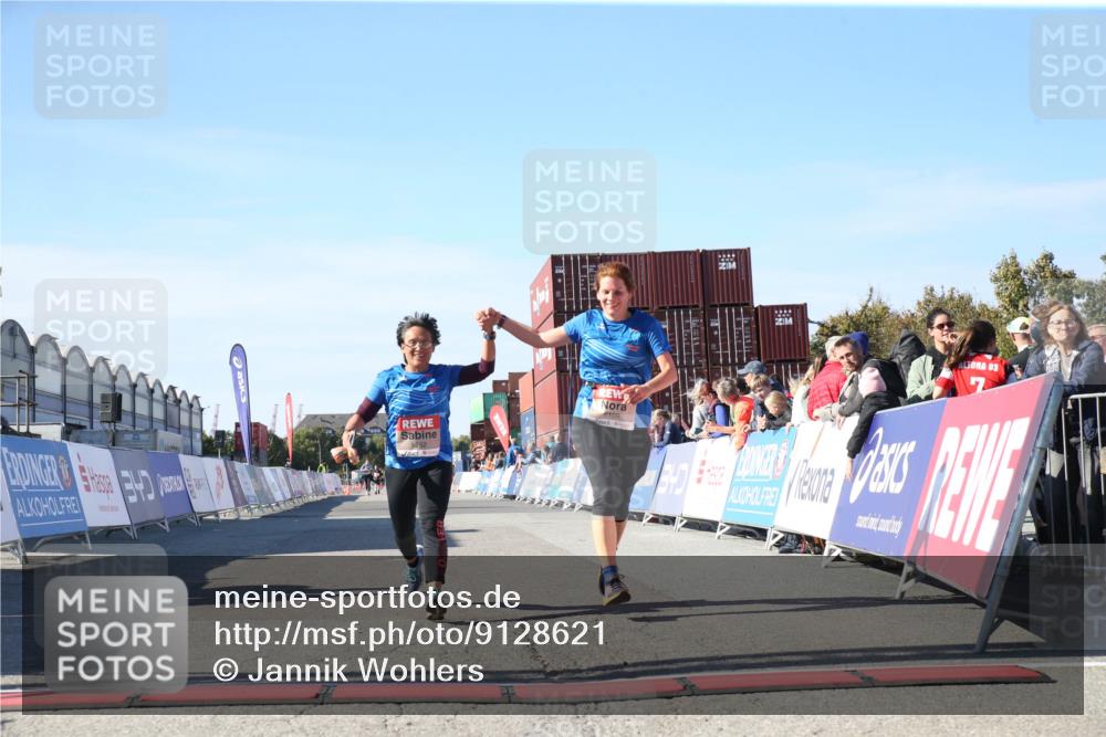 03.10.2025 - Köhlbrandbrückenlauf Jannik Wohlers http://msf.ph/oto/9128621 03.10.2025 13:40:09 Ziel 5252, 5831, 5832, 5835, 5990, 6109, 6522 meine-sportfotos.de