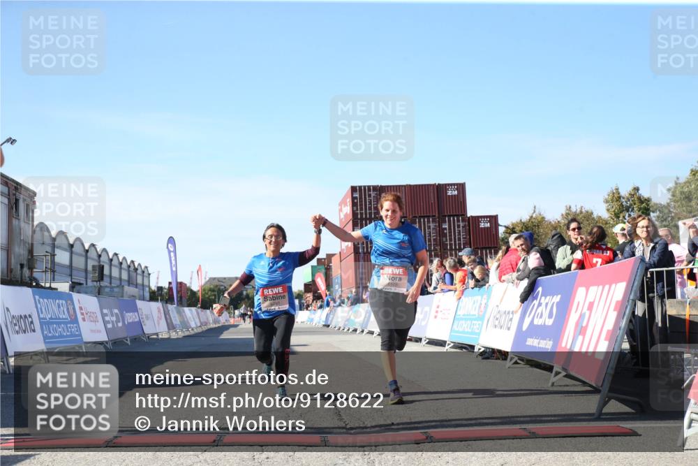 03.10.2025 - Köhlbrandbrückenlauf Jannik Wohlers http://msf.ph/oto/9128622 03.10.2025 13:40:09 Ziel 5252, 5831, 5832, 5835, 5990, 6109, 6522 meine-sportfotos.de
