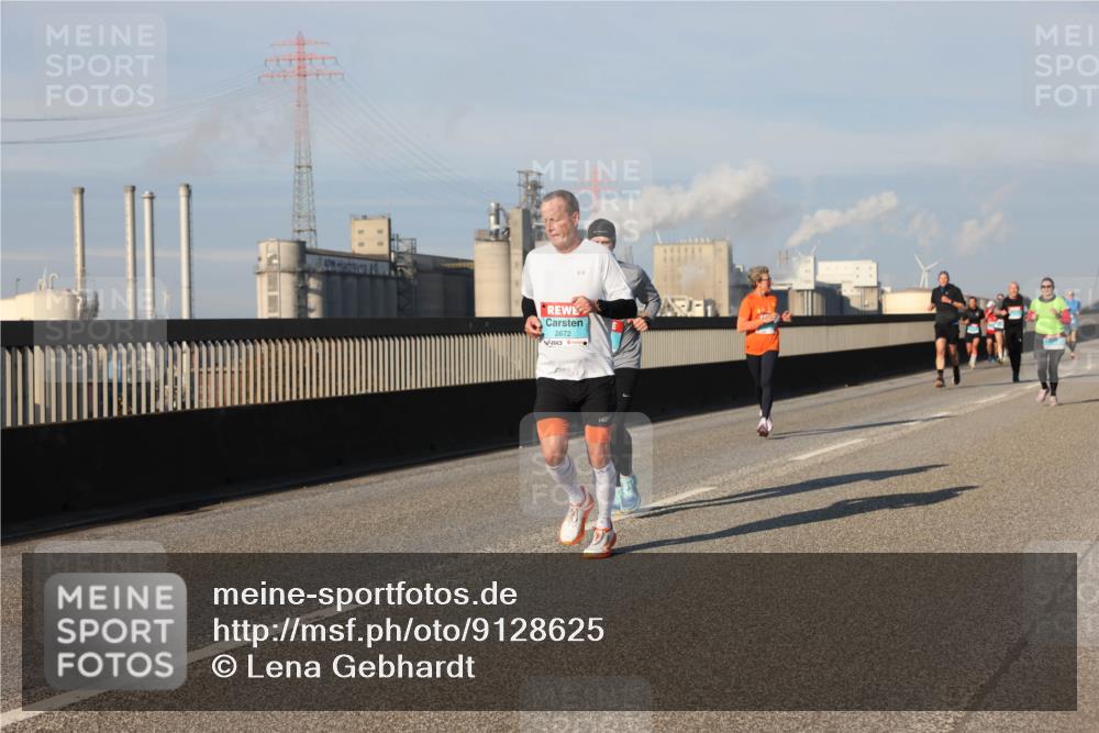 03.10.2025 - Köhlbrandbrückenlauf Lena Gebhardt http://msf.ph/oto/9128625 03.10.2025 09:48:24 Position 2 2672 meine-sportfotos.de